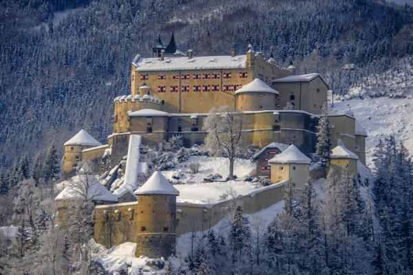 Der Burgblick-Adults Only, Book Hotel Werfen Pongau