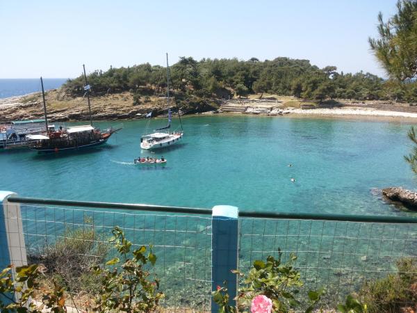 Gorgona Rooms, Book  Alyki Thassos