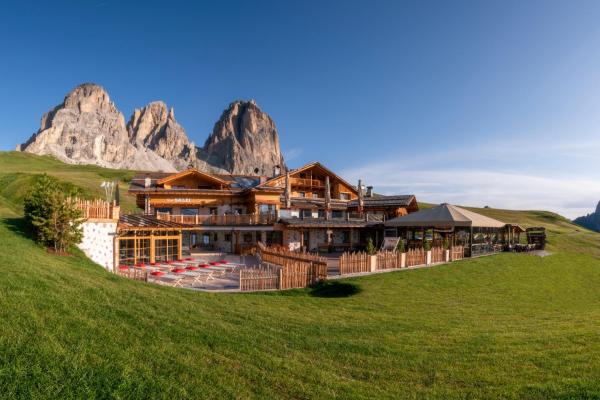 Rifugio Salei, Book Pension Canazei Trentino Alto Adige