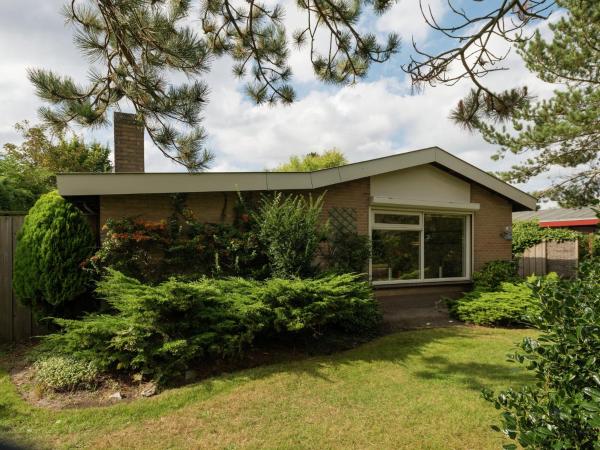 Holiday Home in Julianadorp near Beach, Book Feriehus Julianadorp 
