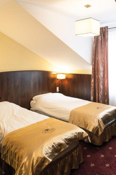 Hotel Kalchem, Book Hotel Brzozie 