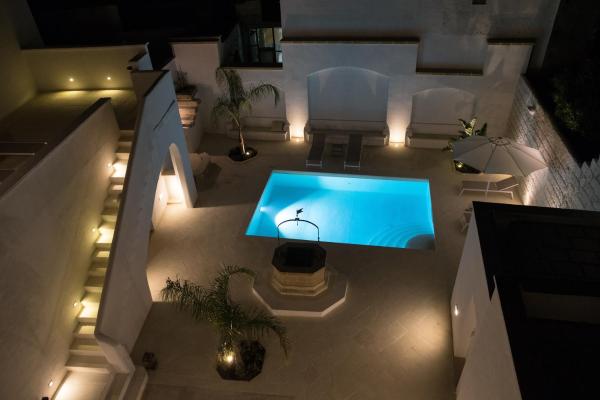 Fenisia Guest House option wellness, Book Pension Campi Salentina hoteller med pool, Swimmingpool
