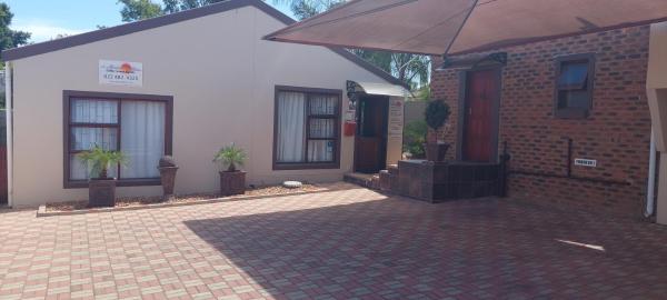 SuNels Guest Rooms, Book Bed and Breakfast Malmesbury Western Cape