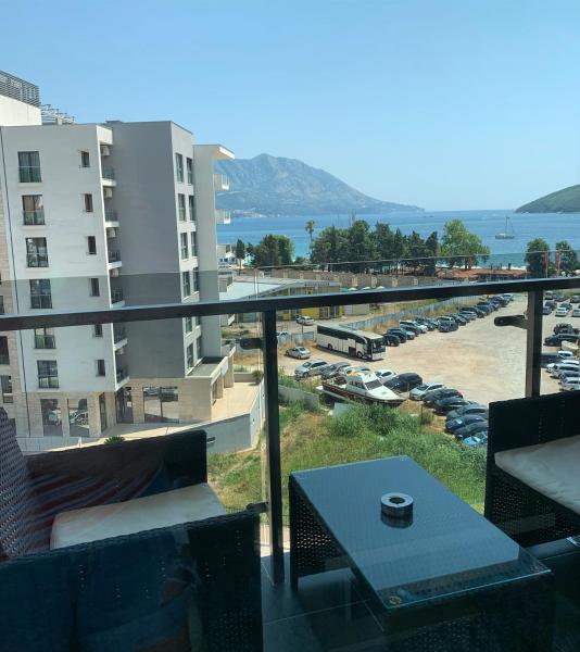 Apartment Seaview Budva, Book Lejlighed Budva hoteller med parkering, Parkering