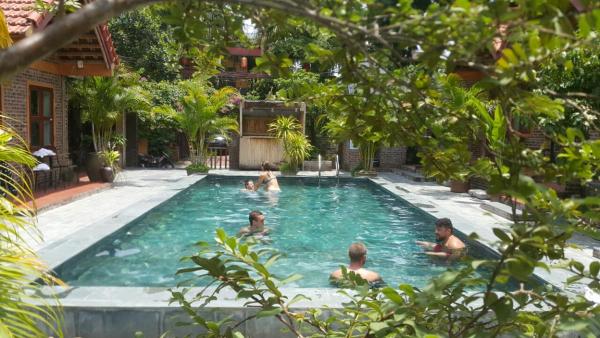 Tam Coc Tropical Homestay, Book Værelse i privat hjem Hoteller i Ninh Binh med pool, Swimmingpool