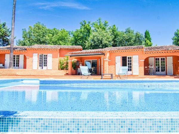 Holiday Home Micocoulier - BEF135, Book Hotel Hoteller i Rhône-Alps med pool, Swimmingpool
