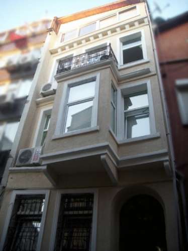 Pembe Çati