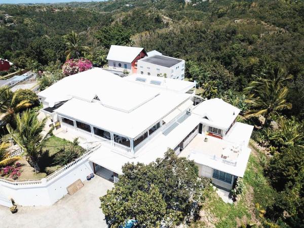 Browns Villas, Book Ferielandsby Billige hoteller i Grande-Terre