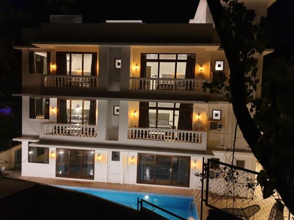 Celebrations - Vagator - Goa, Book Hotel Goa hoteller med pool, Swimmingpool