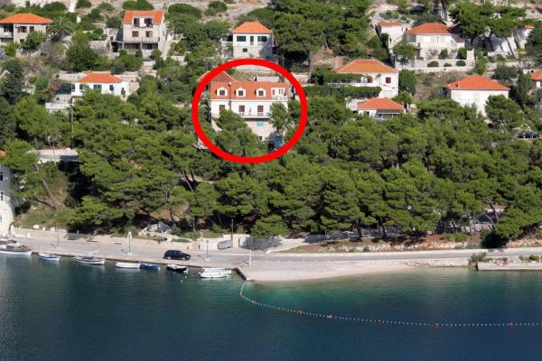 Apartments and rooms with a swimming pool Pucisca, Brac - 5637, Book Lejlighed Pucisca Brac