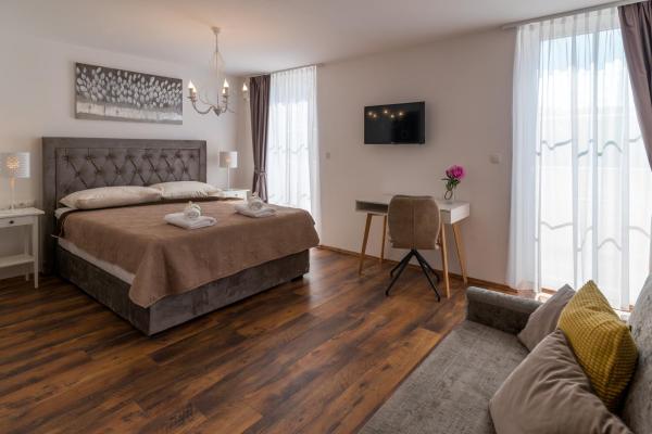 SOBE "GALEB", Book Pension Vrbnik 