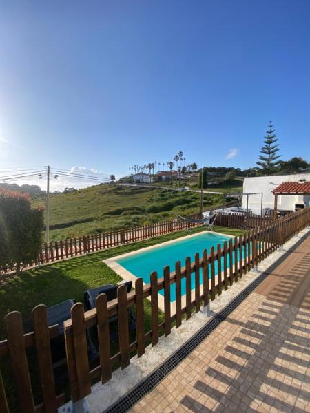 Like a Local Guest House, Book Pension Lisbon Region hoteller med pool, Swimmingpool