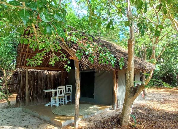 Bamba Kofi Beach Lodge, Book Campingplads Coast Region Campingpladser, Campingplads