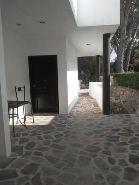 Casa de Cactus, Book Pension El Bajio hoteller med parkering, Parkering