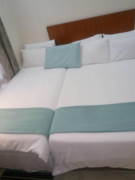Eros Guest Inn, Book Hotel Billige hoteller i Francistown