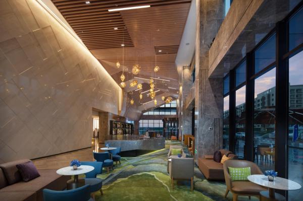 Holiday Inn Hangzhou Airport Zone, Book Hotel Xiaoshan hoteller med parkering, Parkering