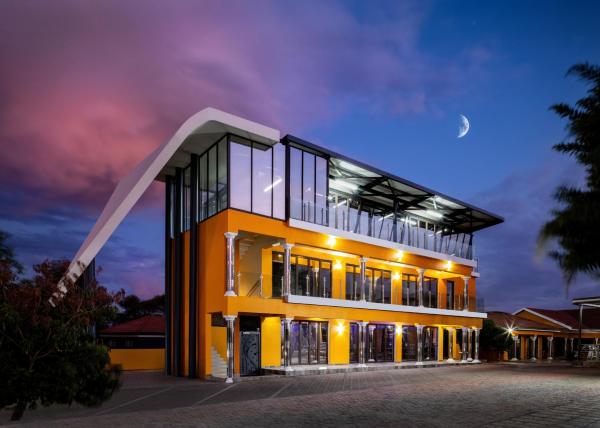 SelaMod Village Guest House, Book Pension Tshaneng North West