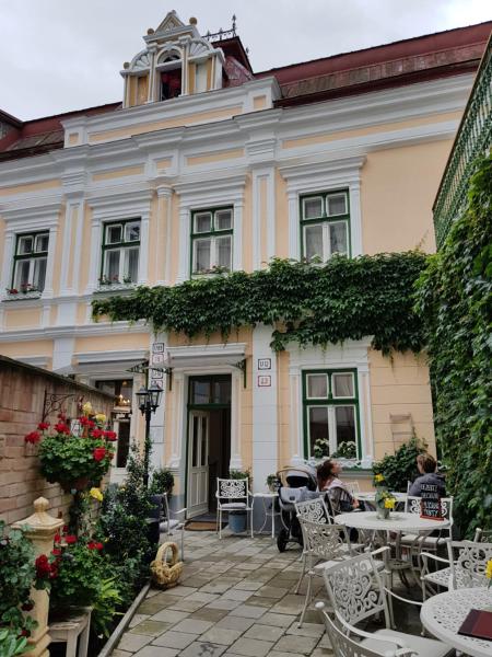 Villa Vodicka, Book Pension Piešťany 