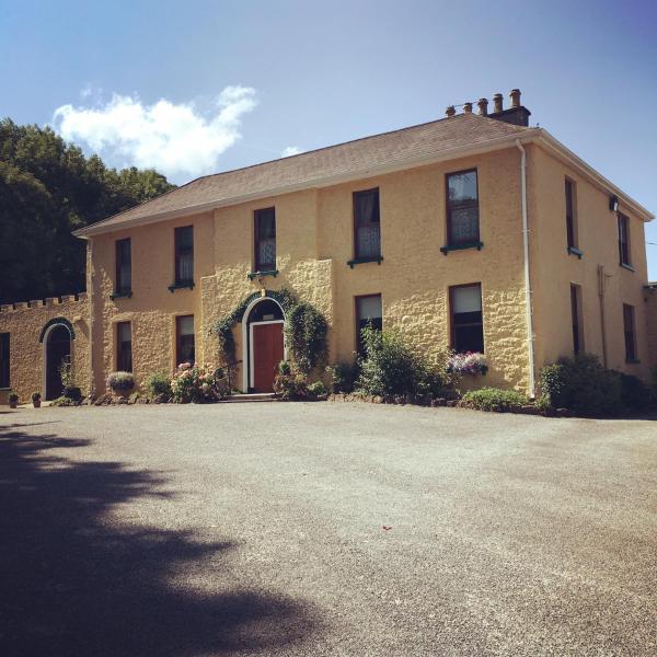 Ballyglass Country House, Book Landsted Hoteller i Tipperary med parkering, Parkering