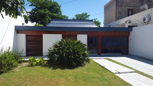 La Maison, Book Bed and Breakfast Hoteller i Catamarca Province med parkering, Parkering