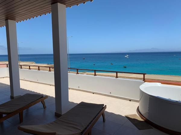 Hotel Casa Evora - luxury and beach front, Book Pension Billige hoteller i Maio