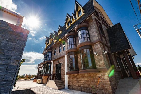 Hogwarts-Castle Guest House