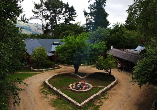 Away with the Fairies Nature Lodge and Backpackers, Book Hostel / Vandrerhjem Hogsback Eastern Cape