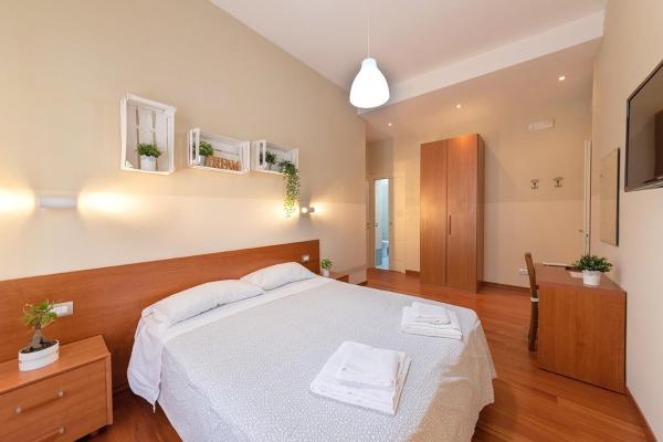 Monaco Home Catanzaro, Book Pension Nomentano Rom