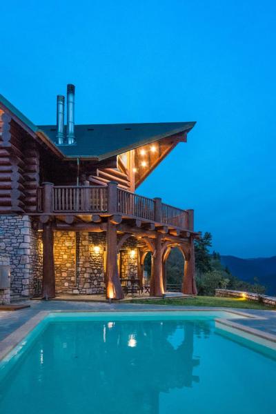 Mythica Chalet, Book Chalet Karpenisi 