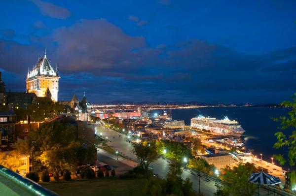 EKONO HOSTEL LA BELLE PLANETE BACKPACKERS Downtown Quebec City, Book Hostel / Vandrerhjem Billige hoteller i Quebec city and area