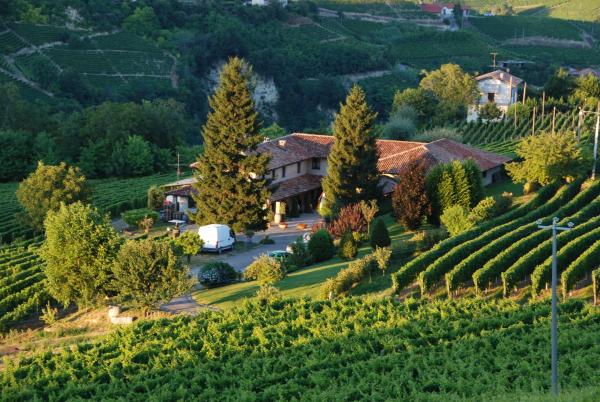 Cadgal - Tenuta Valdivilla, Book Landbrugsophold Santo Stefano Belbo Langhe