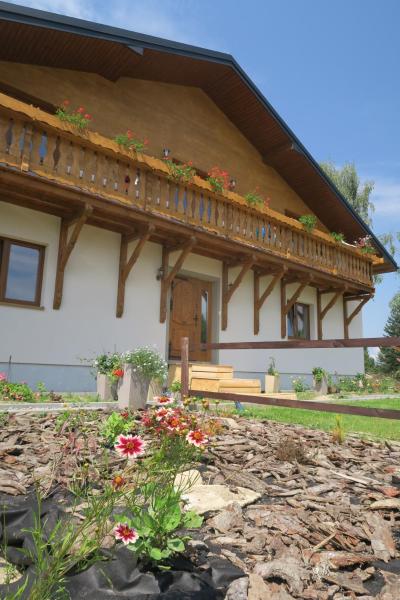 Base Camp Carpathia, Book Turistbase Wrocanka Podkarpackie