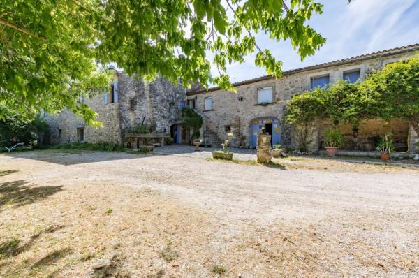 Auberge de Saugras, Book Hotel Argelliers Hérault