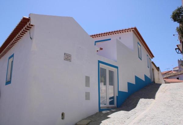 Sudoeste Guest House, Book Pension Alentejo hoteller med parkering, Parkering