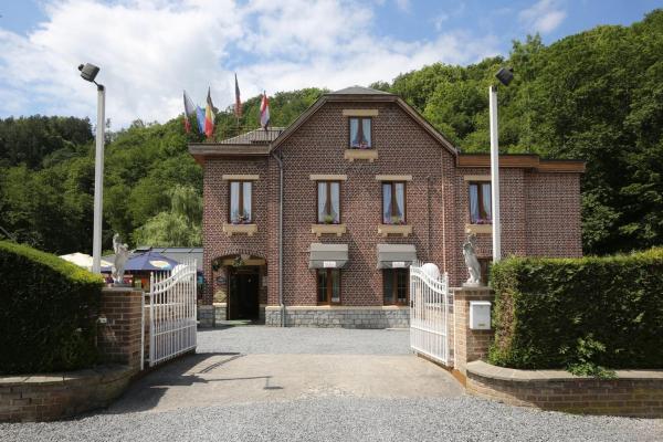 B&B De lAisne, Book Bed and Breakfast Hoteller i Ardennes Belge med pool, Swimmingpool