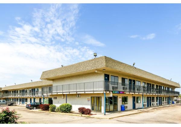 Motel 6 Topeka Northwest