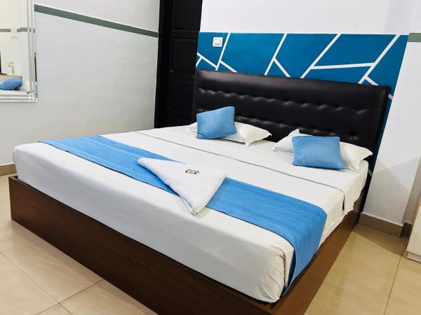 Valiyaparambil residency, Book Hotel Mūvattupula New Delhi