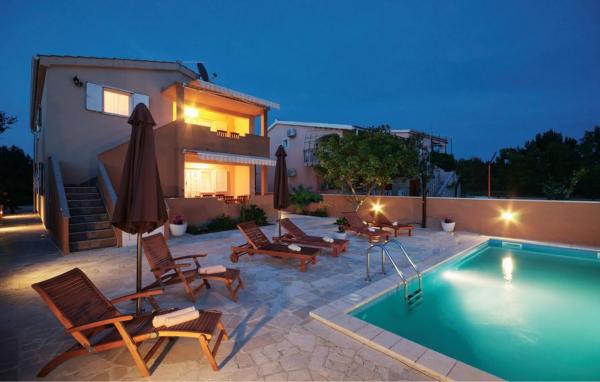 Apartments Bagić, Book Lejlighed Hoteller i Zadar County med parkering, Parkering