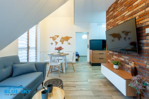Apartamenty BlueSky - ścisłe centrum Karpacza, blisko deptaka, spokojna okolica, balkon, Book Lejlighed Lower Silesia hoteller med parkering, Parkering