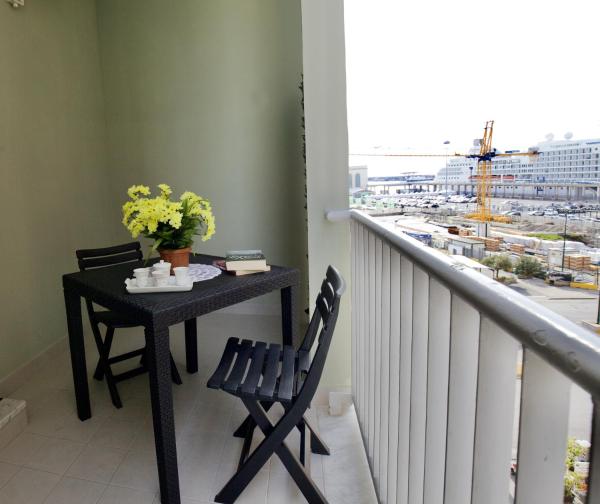Six Rooms, Book Pension Molo Beverello Napoli