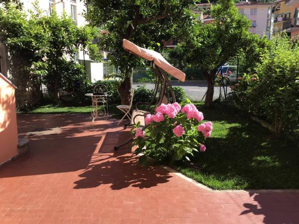 CASA LUIGIA ROOMS MTB in FINALBORGO Bike room, Book Pension Finalborgo Ligurien