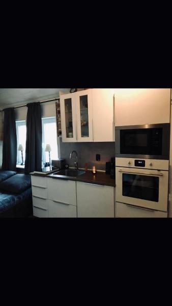 Villa Lillgården with Sauna and Jacuzzi, Book Lodge Norrköping 