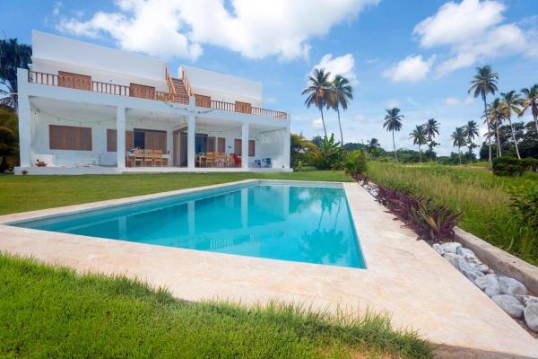Villa Kalfu with AC, Book Villa Samana hoteller med pool, Swimmingpool