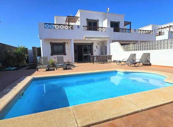 Villa Zinnia, Book Feriehus Playa Blanca 