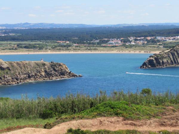 Villa Praia, Book Lejlighed Oeste hoteller med pool, Swimmingpool