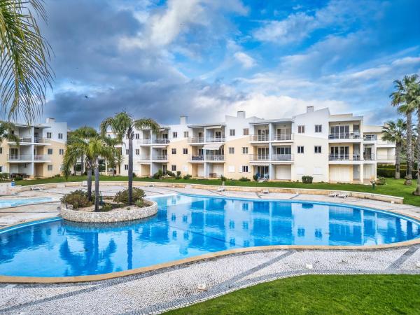Close to beach Alvor 1 bedroom apartment Villa da Praia AT08, Book Lejlighed Albufeira hoteller med pool, Swimmingpool