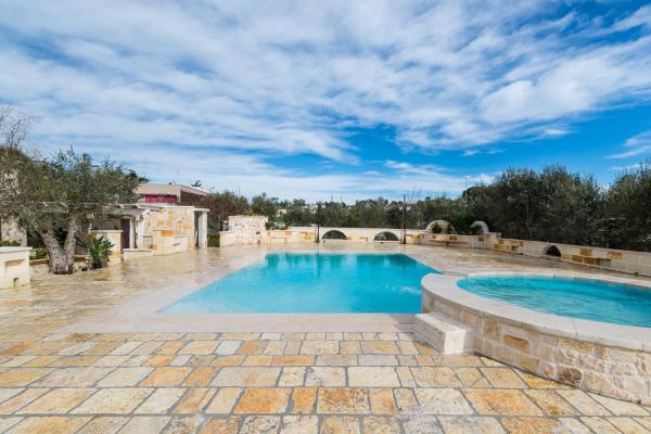 Appartamento Ortensia in Villa Mariella, Book Lejlighed Valle d'Itria hoteller med parkering, Parkering