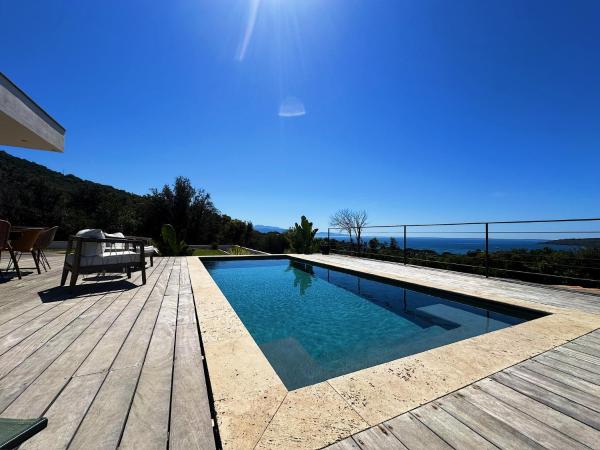 Villas de standing avec magnifique vue mer et piscines privées, Sagone, Book Villa Korsika hoteller med parkering, Parkering