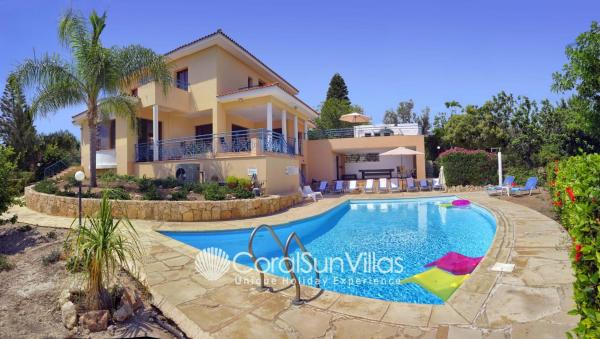 Exceptional Large Villa, Free Heated Pool 1 NOV - 15 Jan, Privacy,prime Location