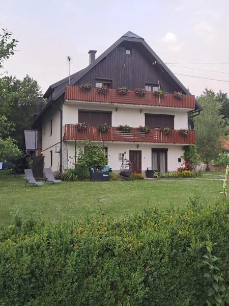 TOMLJANOVIĆ, Book Pension Jezerce 